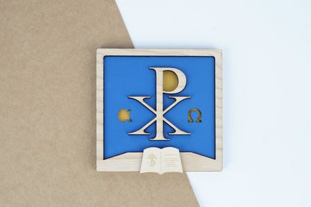 Cadre en frêne XP avec Alpha et Omega en doré. 