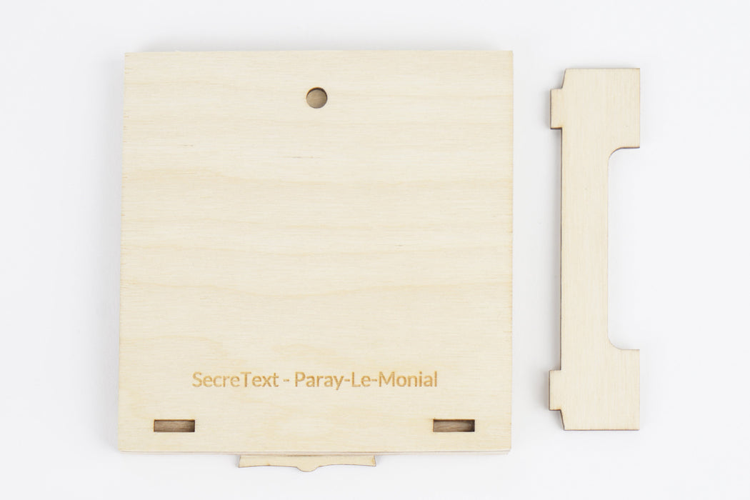 Arrière des tableaux secrets pour un positionnement au mur ou un positionnement en chevalet sur un meuble.