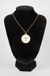 Pendentif croix chrétienne vu de face